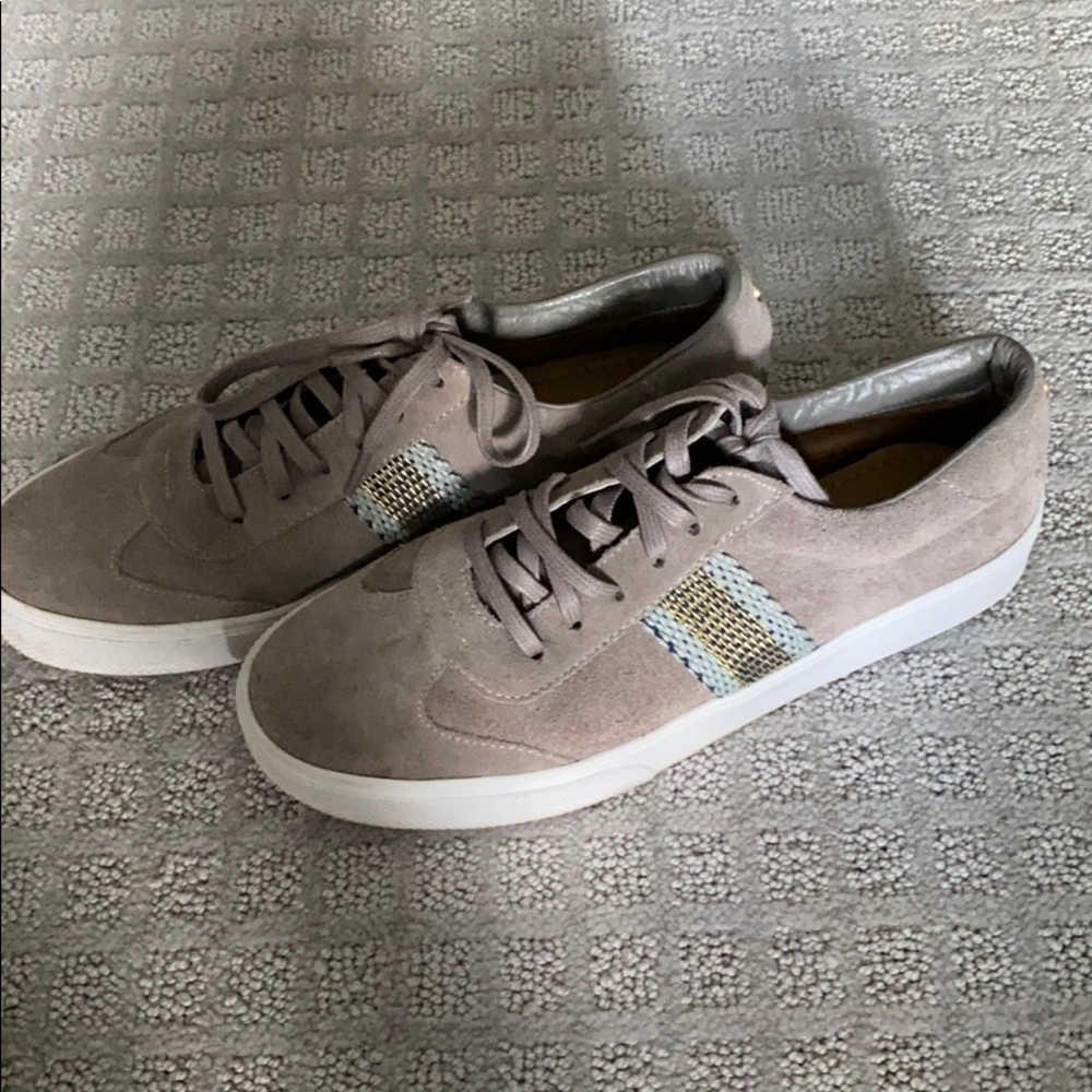 KAANAS sneakers